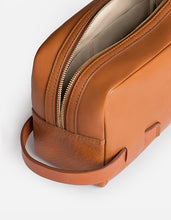 Load image into Gallery viewer, Lido Dopp Kit, Tobacco